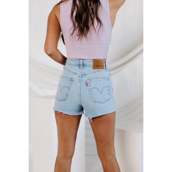 Levi’s Ribcage Women's Shorts - Picture 7 of 9